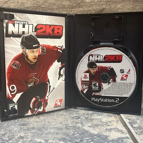 5 for 60$ NHL 2K8 for PlayStation 2 - Picture 2 of 4